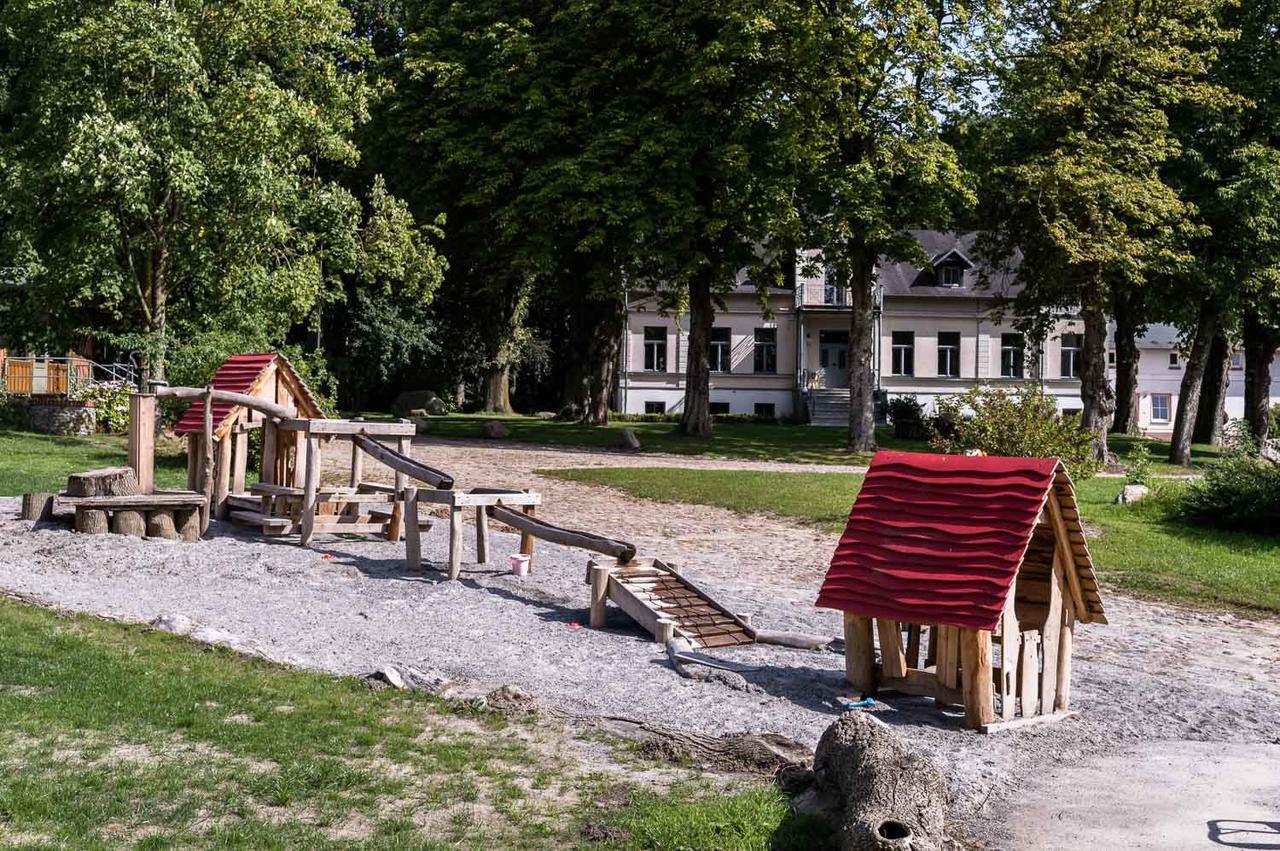 Gutshof Gross Behnkenhagen Appartement Buitenkant foto