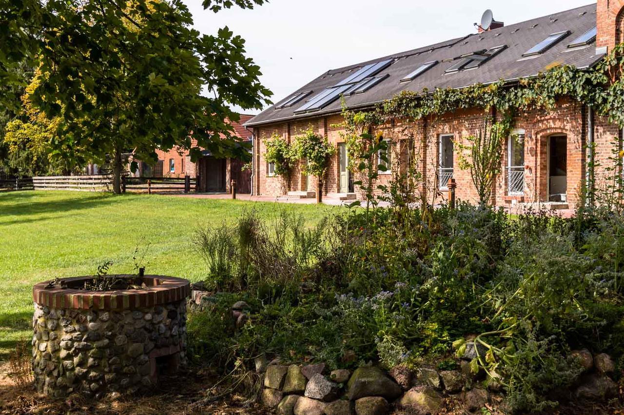 Gutshof Gross Behnkenhagen Appartement Buitenkant foto