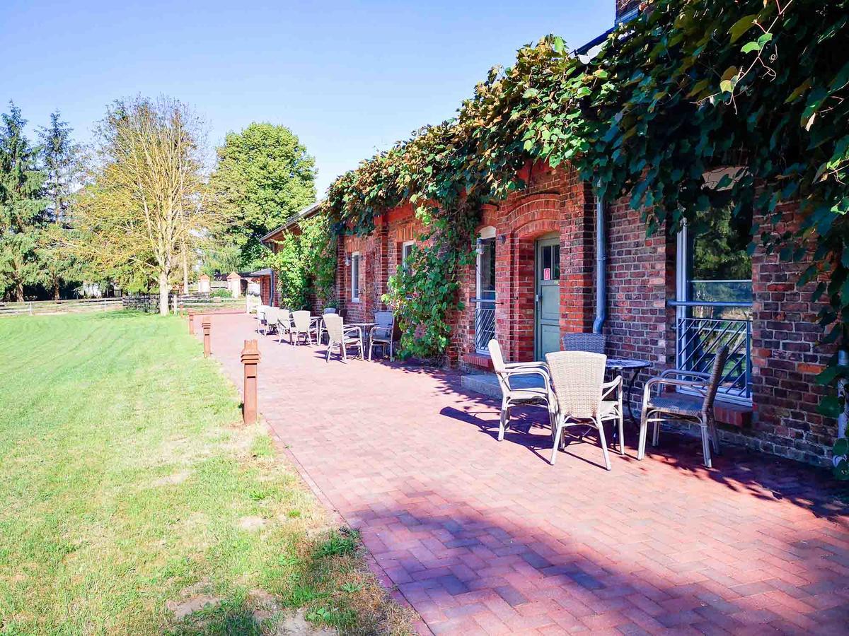 Gutshof Gross Behnkenhagen Appartement Buitenkant foto